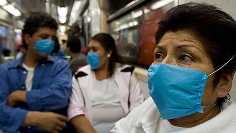 La peur du virus dans le Metro de Mexico