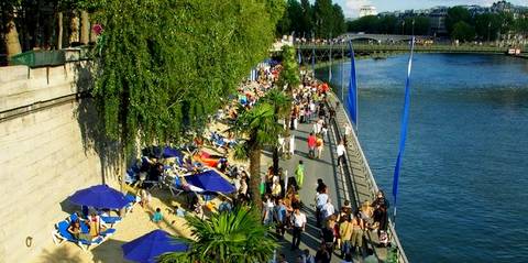 La Plage à Paris sur les quais de la Seine