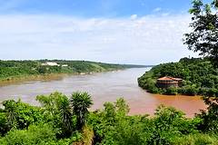 Confluence entre l'Iguazu et le Parana